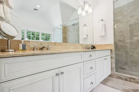 5 Dering Lane East Hampton NY 11937
