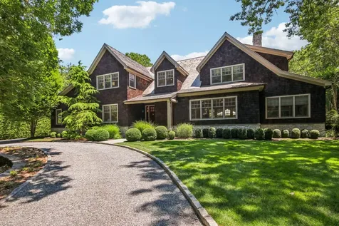 5 Dering Lane East Hampton NY 11937