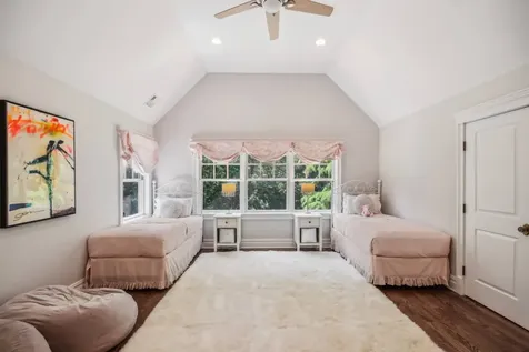 5 Dering Lane East Hampton NY 11937