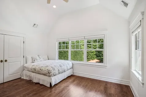 5 Dering Lane East Hampton NY 11937