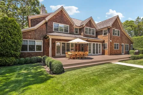 5 Dering Lane East Hampton NY 11937