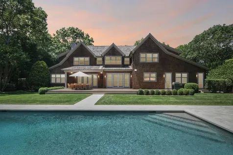 5 Dering Lane East Hampton NY 11937
