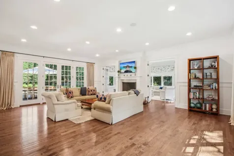 5 Dering Lane East Hampton NY 11937