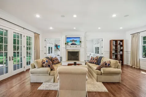 5 Dering Lane East Hampton NY 11937
