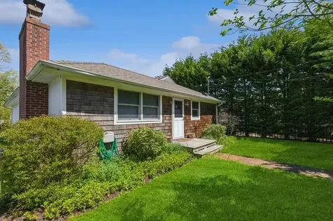 40 Grove Street Amagansett NY 11930