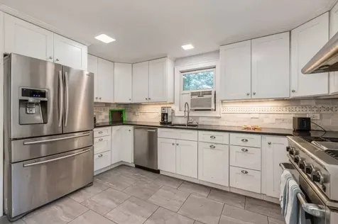 40 Grove Street Amagansett NY 11930