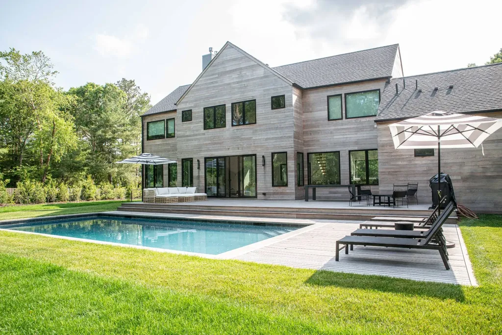 24 Hedges Lane Wainscott NY 11975