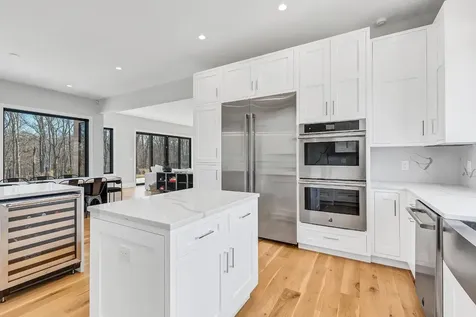 24 Hedges Lane Wainscott NY 11975