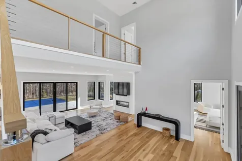 24 Hedges Lane Wainscott NY 11975
