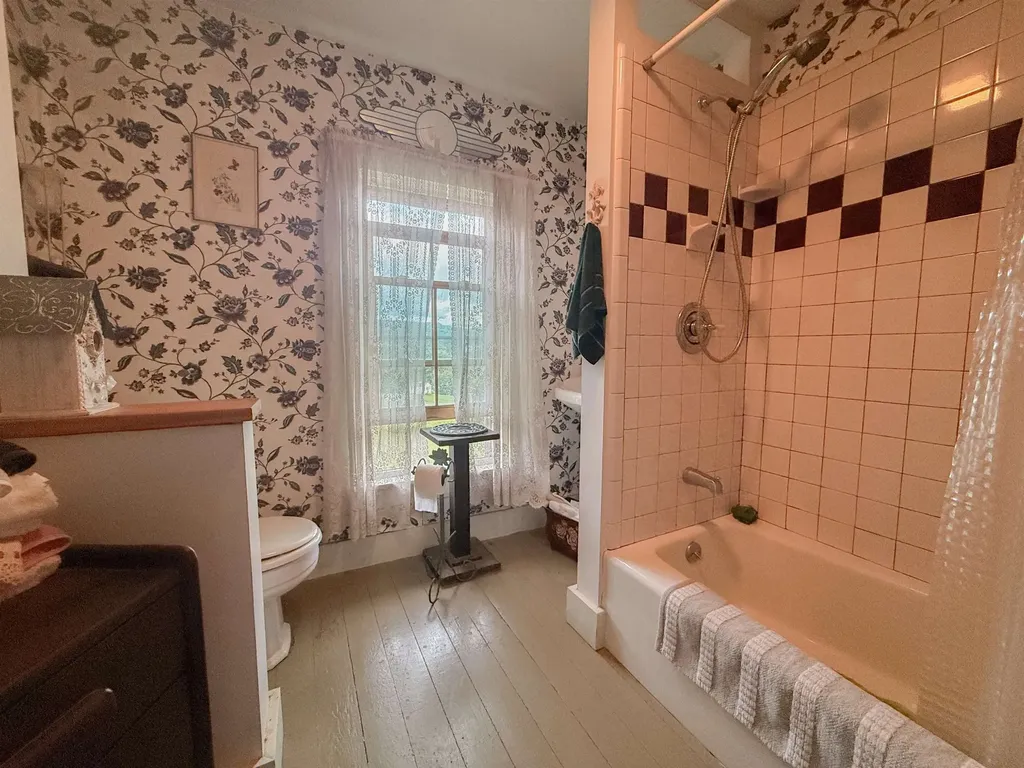 31 Amerio Road Poultney VT 05764