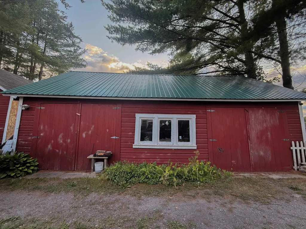 31 Amerio Road Poultney VT 05764