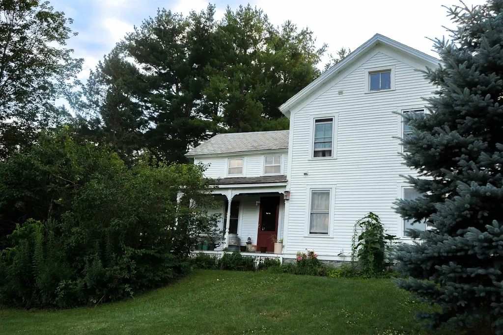 31 Amerio Road Poultney VT 05764