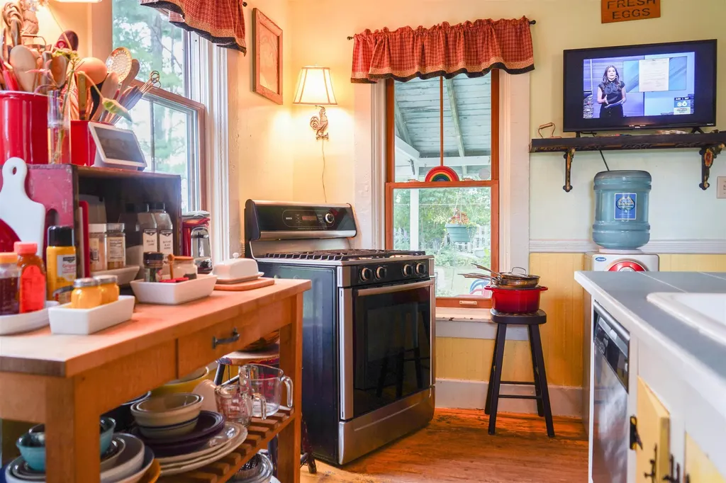 31 Amerio Road Poultney VT 05764