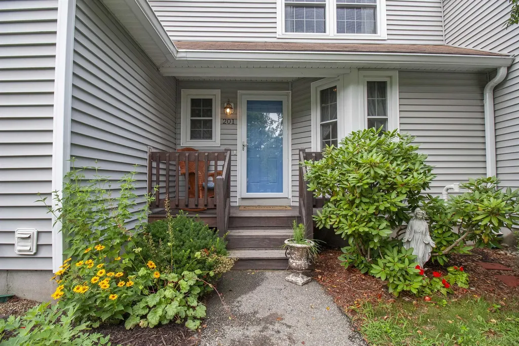 201 Winding Pond Road Londonderry NH 03053