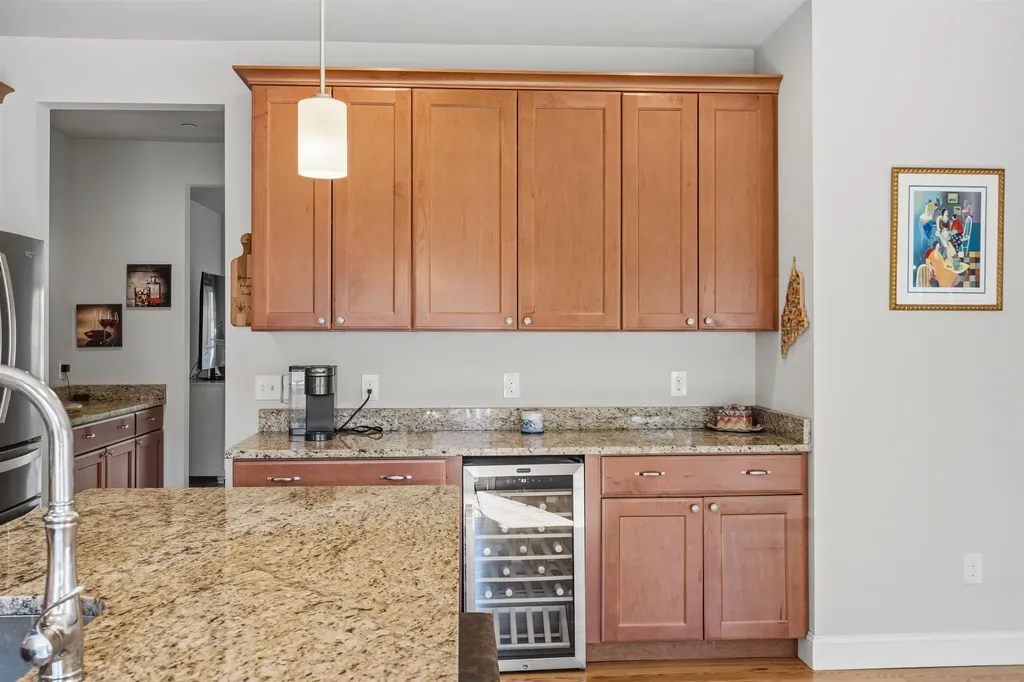 11 Manor Drive Hooksett NH 03106