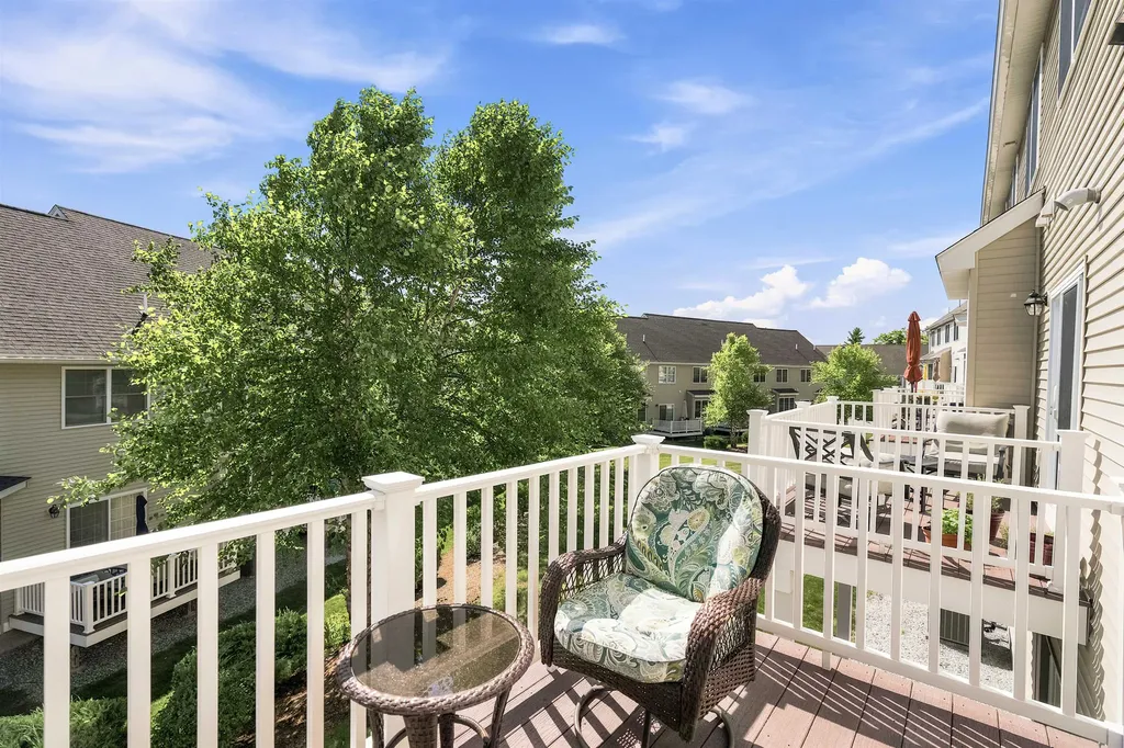 11 Manor Drive Hooksett NH 03106