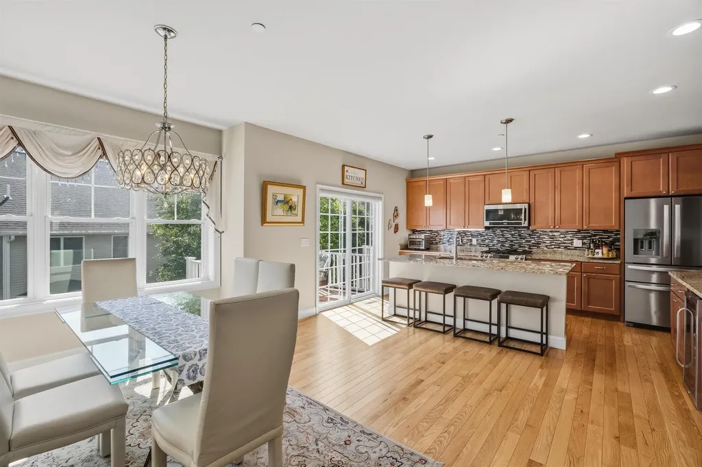11 Manor Drive Hooksett NH 03106