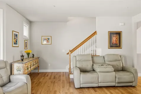 11 Manor Drive Hooksett NH 03106