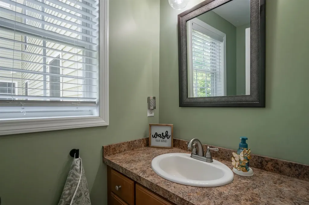 14 Kettle Lane New Boston NH 03070