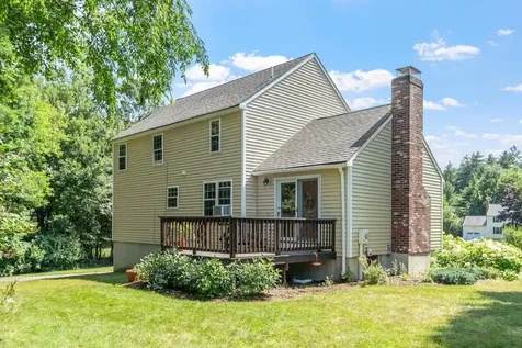 2 Rain Pond Place Derry NH 03038