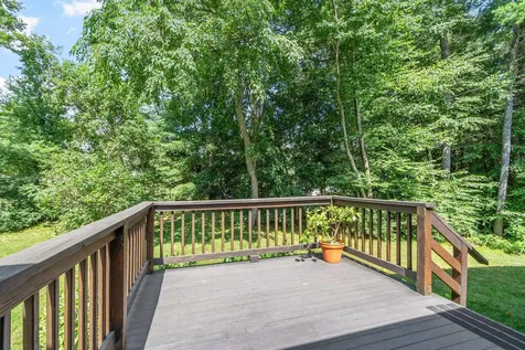 2 Rain Pond Place Derry NH 03038