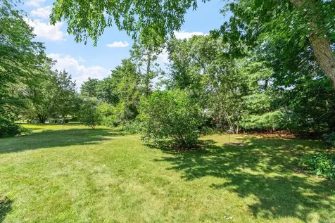 2 Rain Pond Place Derry NH 03038