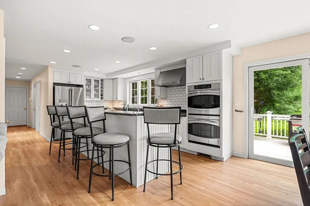8 Leni Road Windham NH 03087