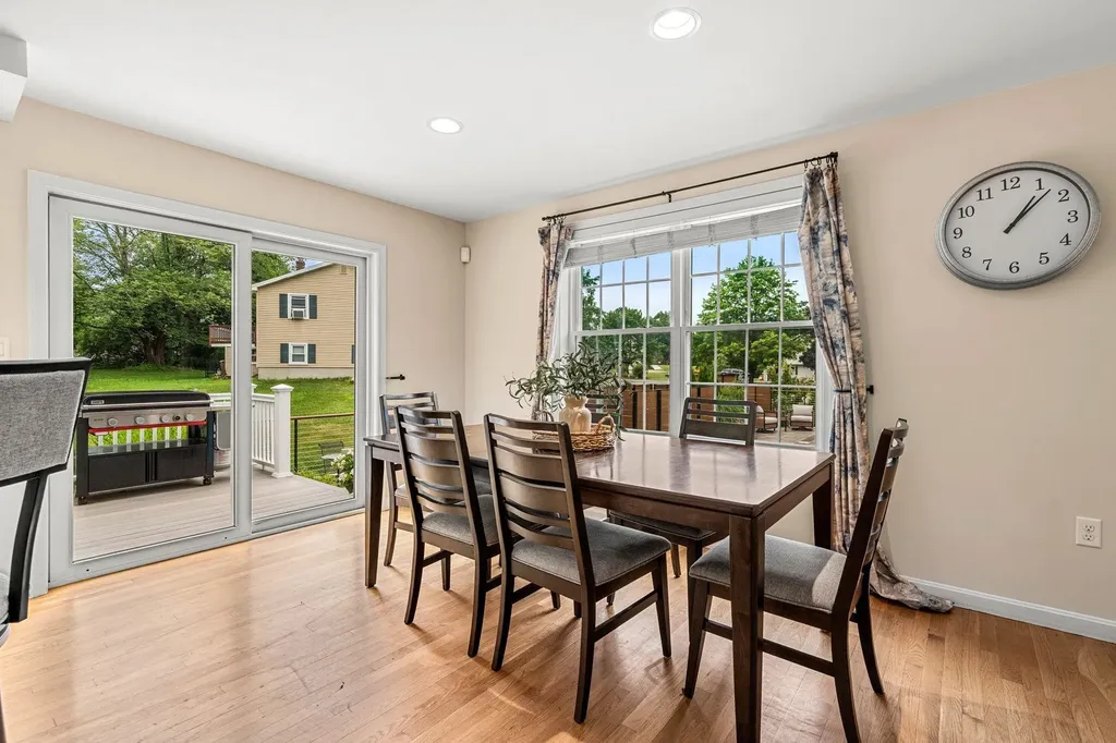 8 Leni Road Windham NH 03087