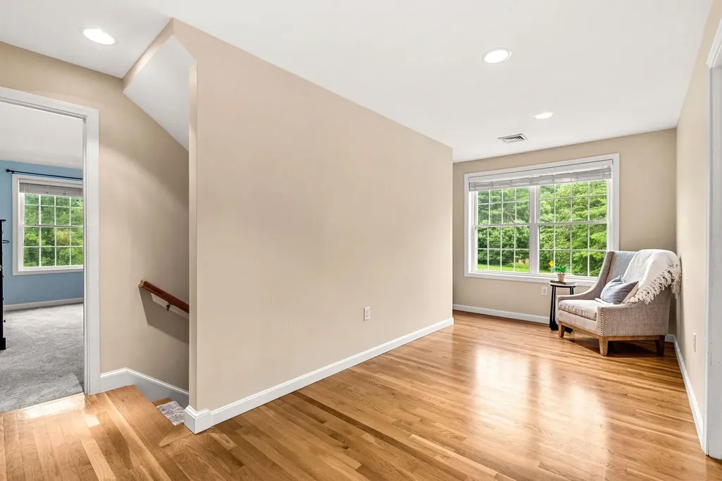 8 Leni Road Windham NH 03087