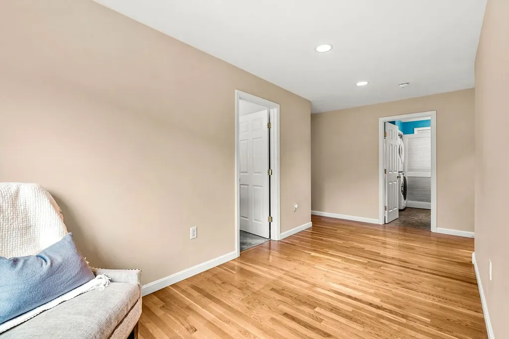 8 Leni Road Windham NH 03087