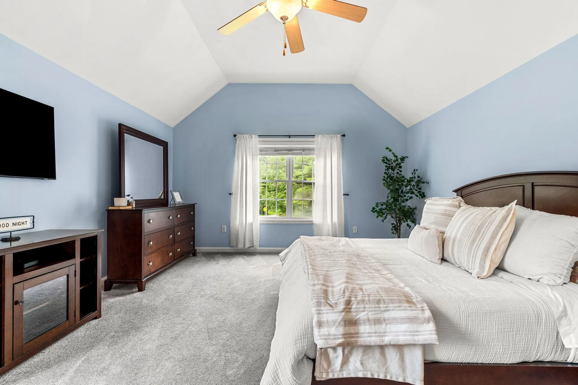8 Leni Road Windham NH 03087