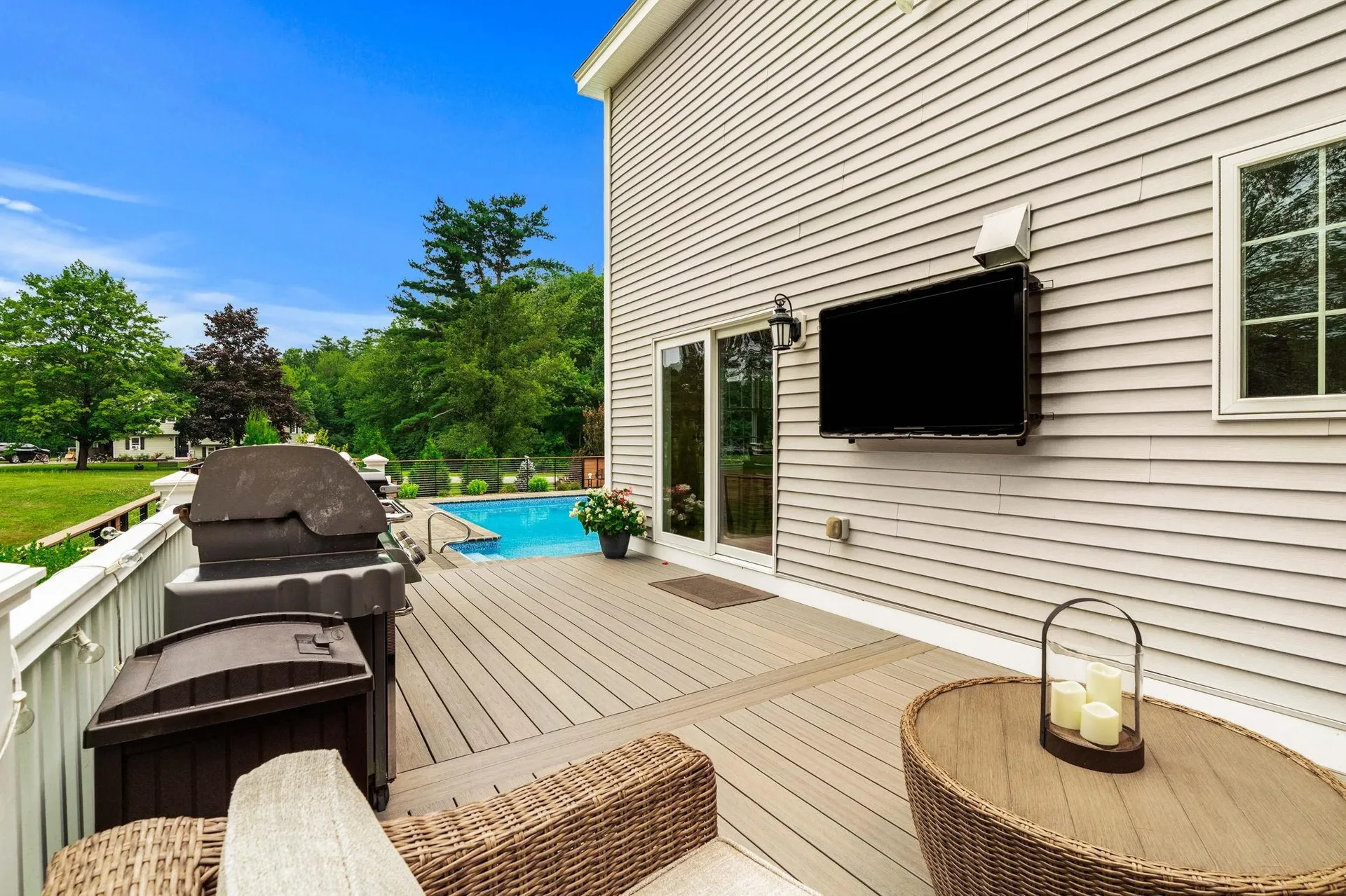 8 Leni Road Windham NH 03087