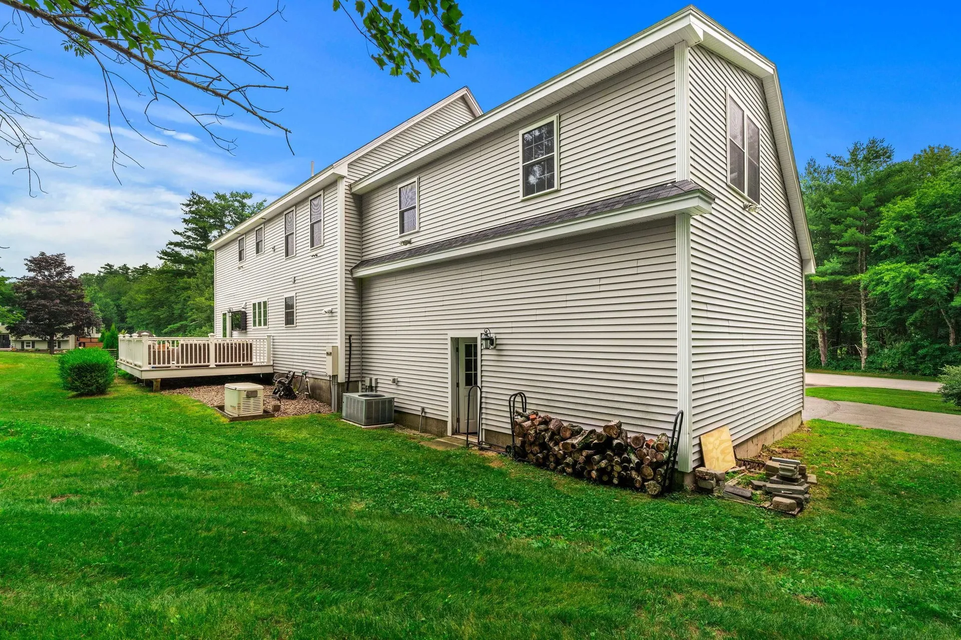 8 Leni Road Windham NH 03087