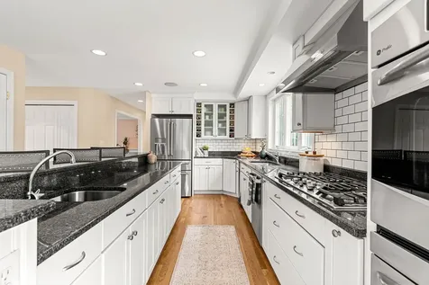 8 Leni Road Windham NH 03087