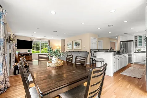 8 Leni Road Windham NH 03087