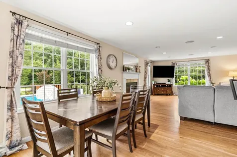 8 Leni Road Windham NH 03087