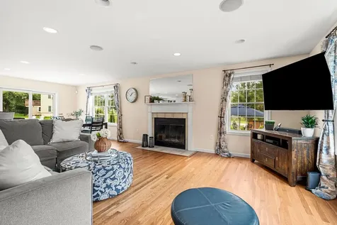 8 Leni Road Windham NH 03087