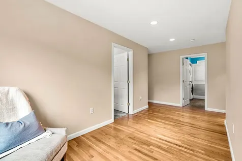 8 Leni Road Windham NH 03087