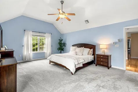 8 Leni Road Windham NH 03087