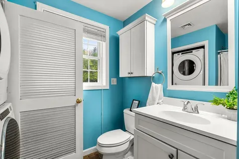 8 Leni Road Windham NH 03087