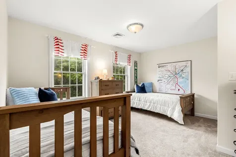 8 Leni Road Windham NH 03087