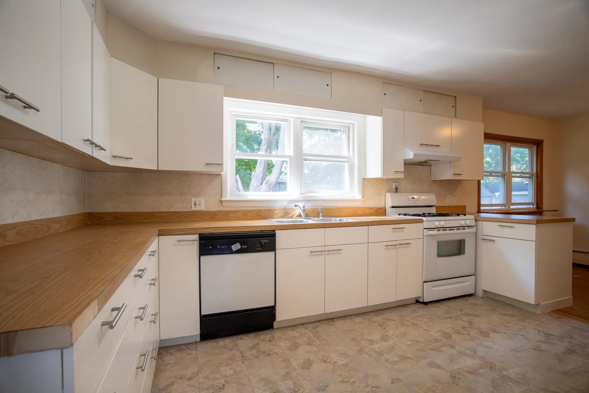 16 Tuck Road Hampton NH 03842