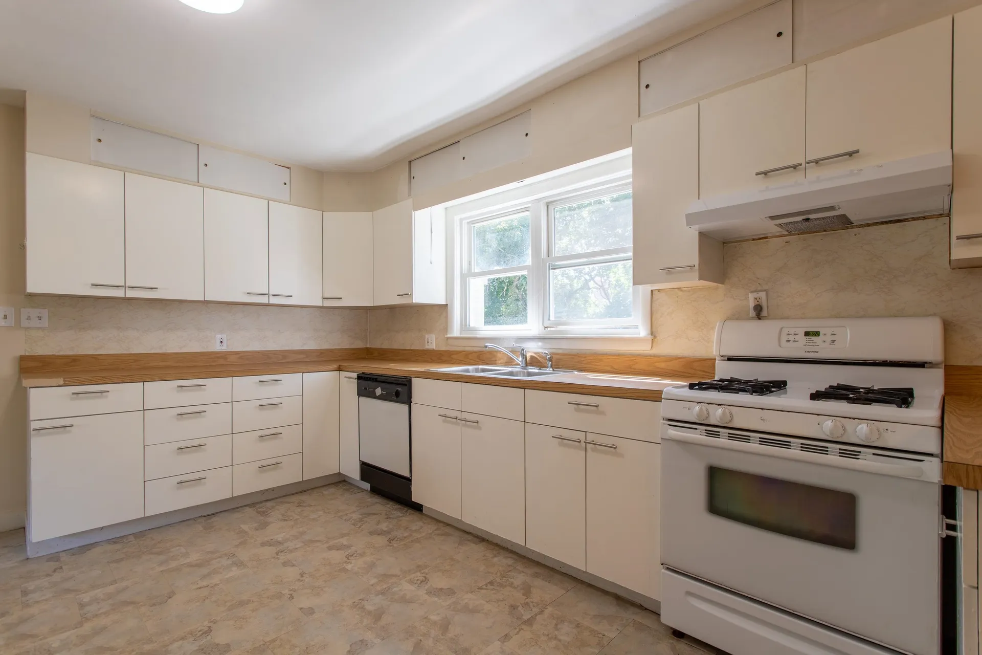 16 Tuck Road Hampton NH 03842
