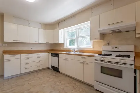 16 Tuck Road Hampton NH 03842