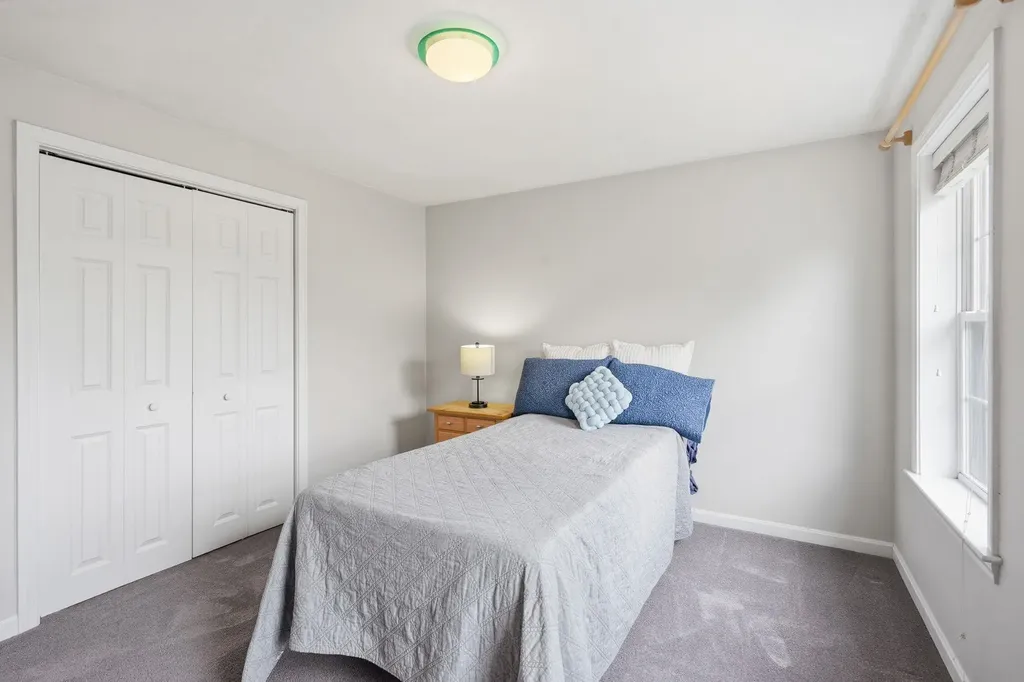 14 Sweet William Circle Nashua NH 03062