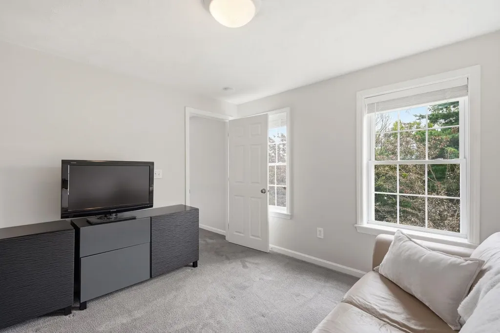 14 Sweet William Circle Nashua NH 03062