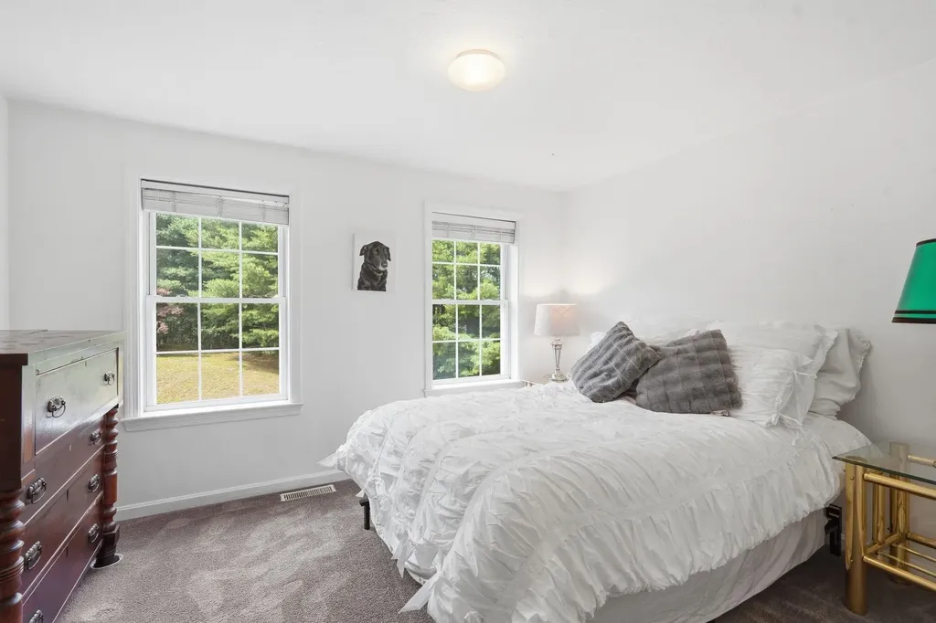 14 Sweet William Circle Nashua NH 03062