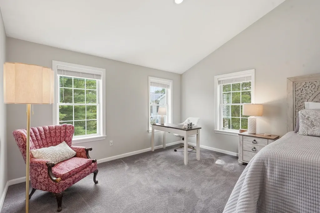 14 Sweet William Circle Nashua NH 03062
