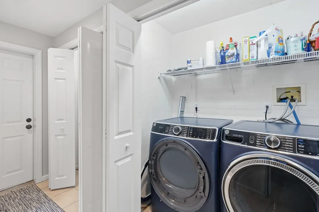 14 Sweet William Circle Nashua NH 03062