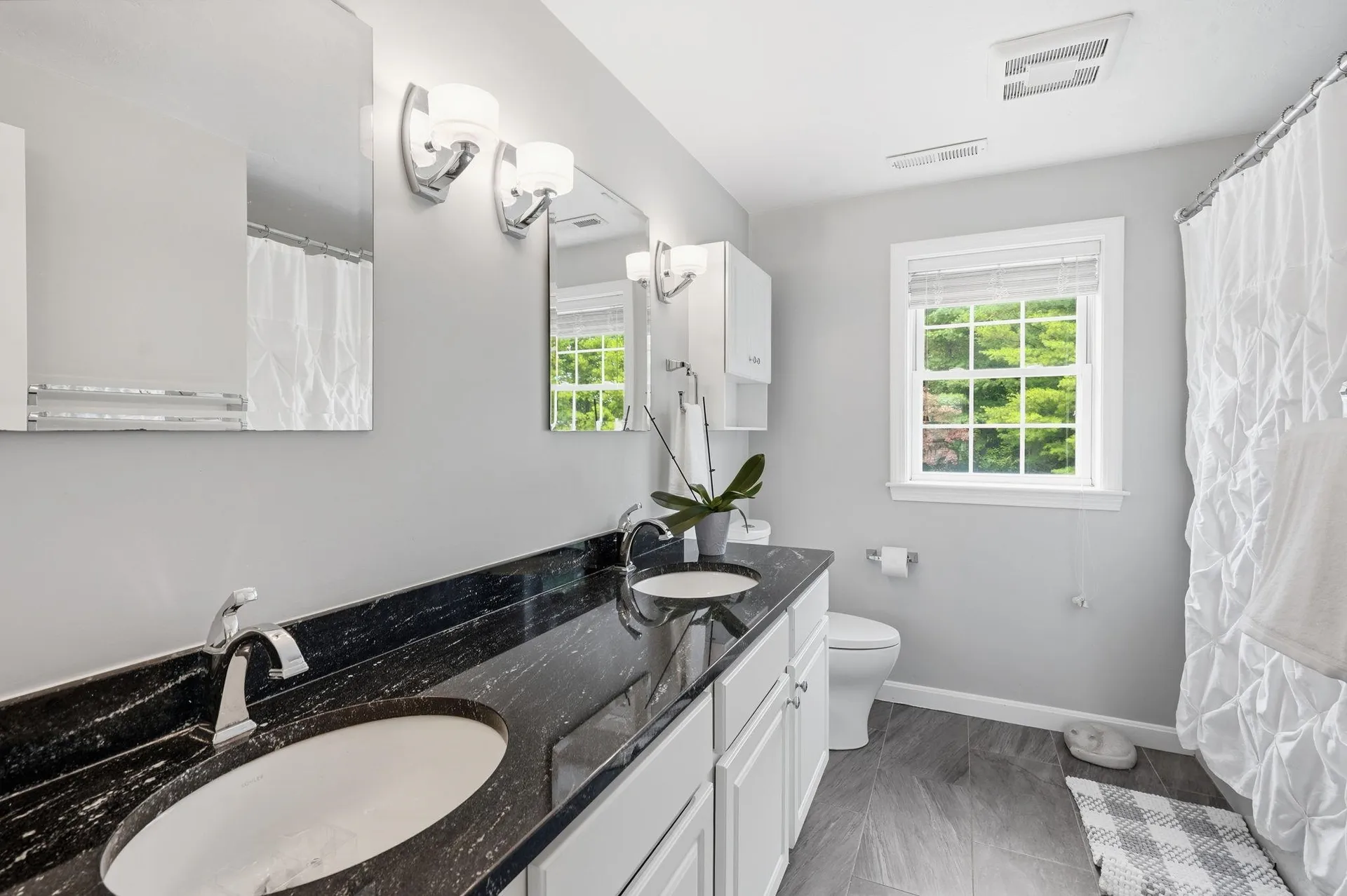 14 Sweet William Circle Nashua NH 03062